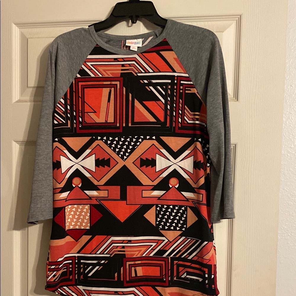 Geometric Patterned Raglan Sleeve Top
